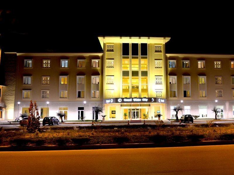 Grand White City Hotel Berat Exterior photo