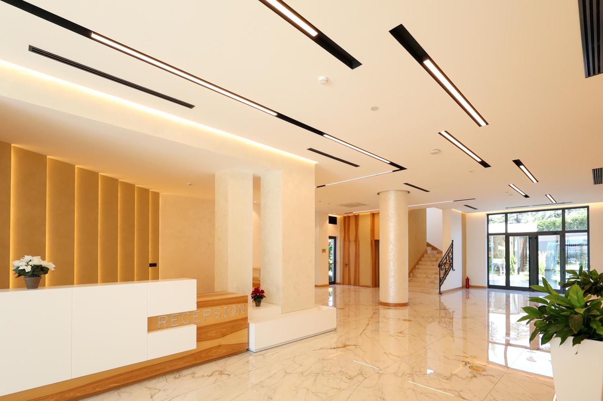 Grand White City Hotel Berat Exterior photo