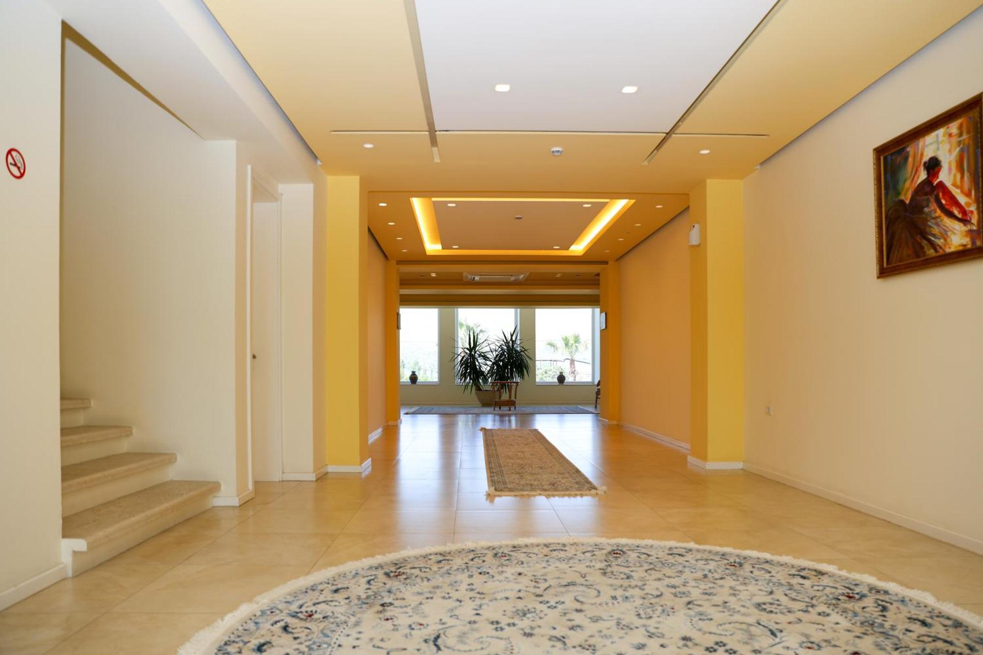 Grand White City Hotel Berat Exterior photo