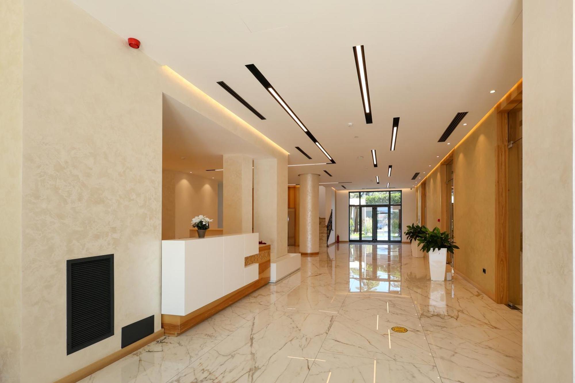 Grand White City Hotel Berat Exterior photo