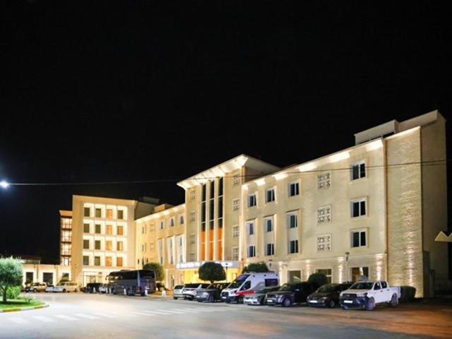 Grand White City Hotel Berat Exterior photo