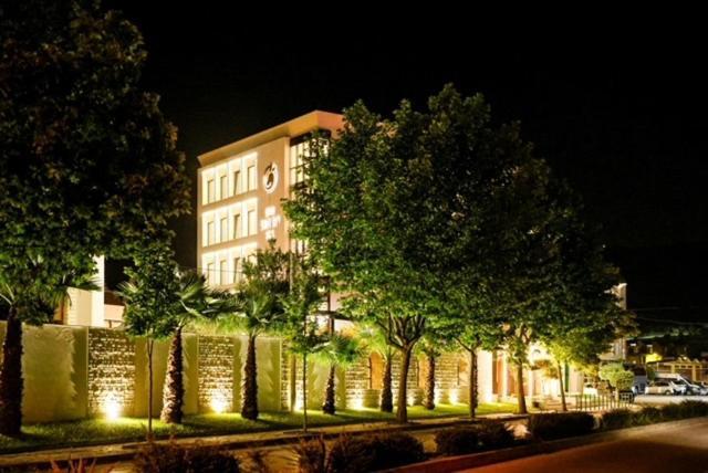 Grand White City Hotel Berat Exterior photo