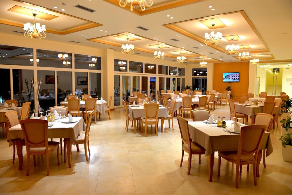 Grand White City Hotel Berat Exterior photo