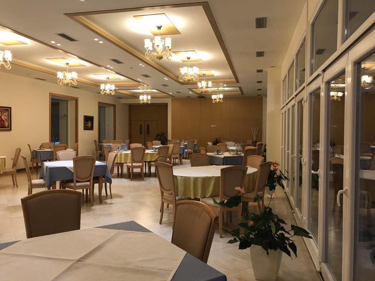 Grand White City Hotel Berat Exterior photo